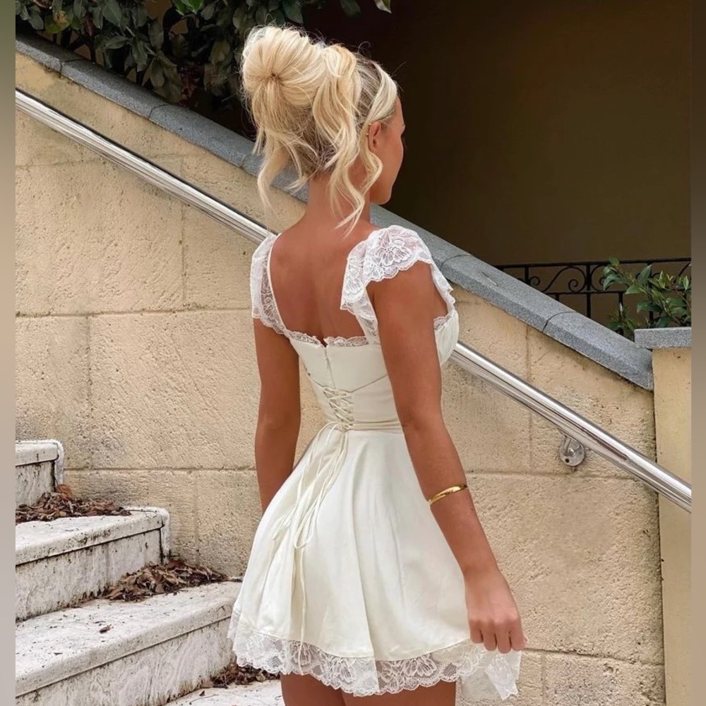 HOUSE OF CB 'Kaia' Ivory A-Line Mini Dress NWOT - Picture 4 of 17